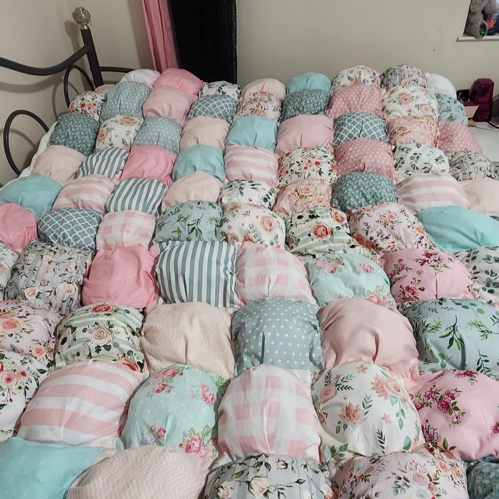 Floral Patchwork Puff Quilt - Pink, Green and White